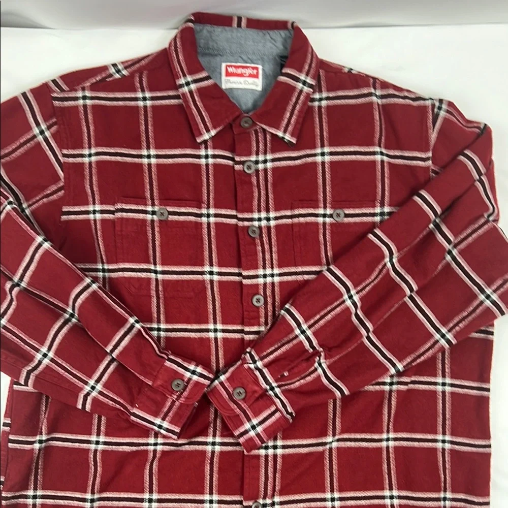 Wrangler Flannel Red, Black,  and White 100% Cotton‎ Plaid Casual Shirt Size XL